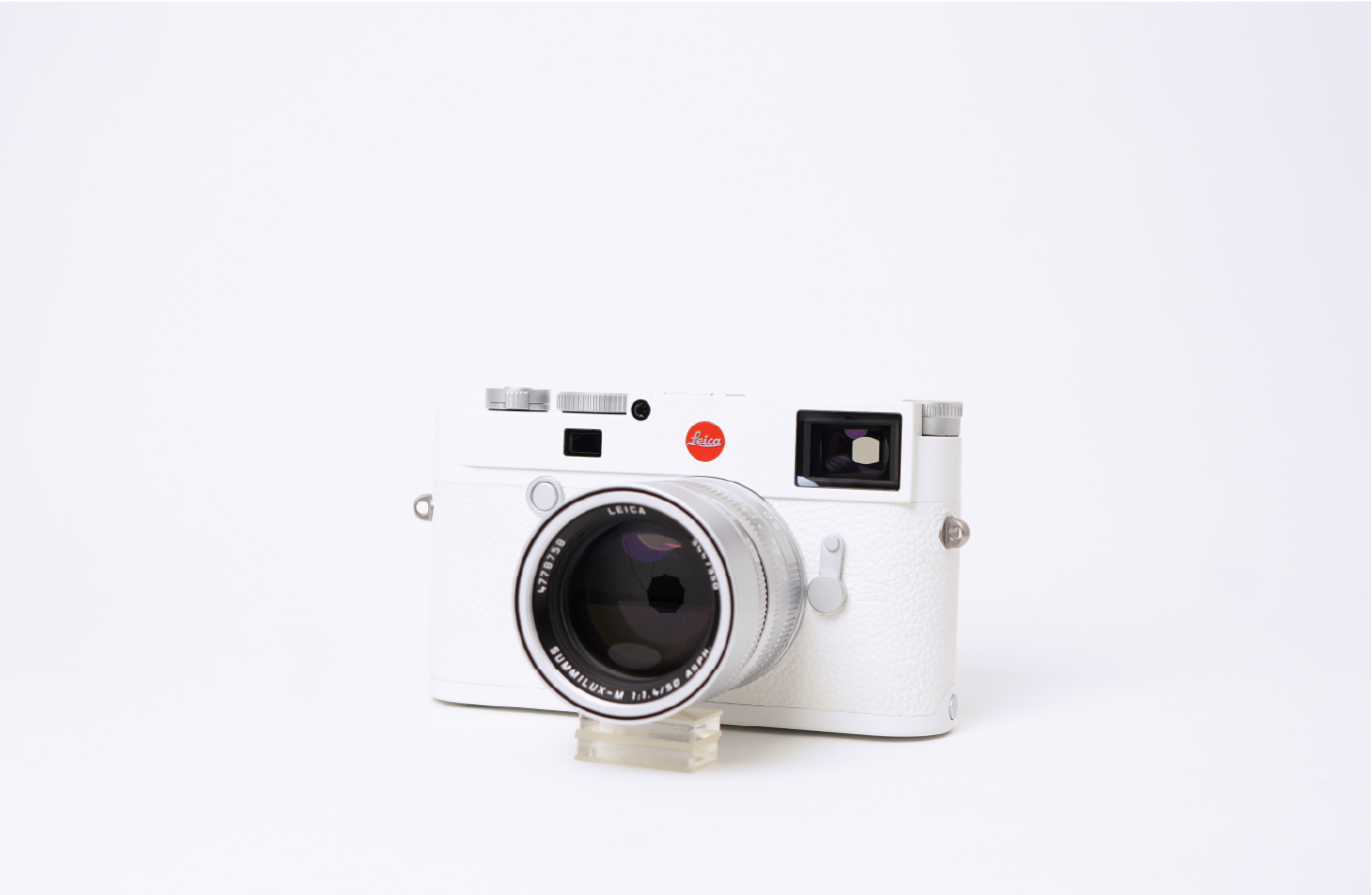Leica M10-P White 斜め