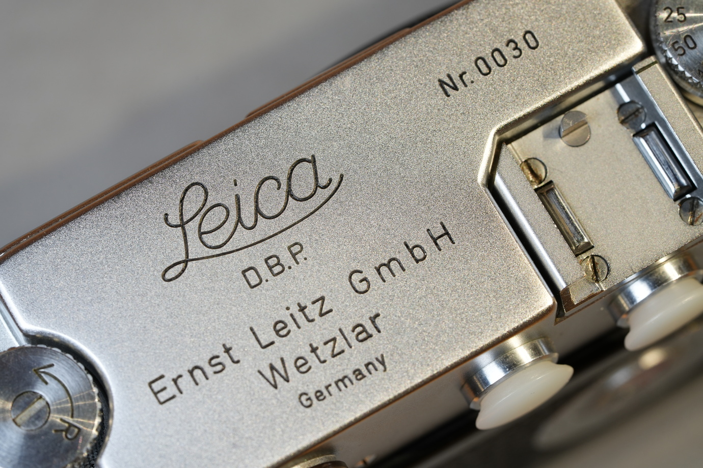 Leica M3プロトタイプの天面部を撮影した写真
