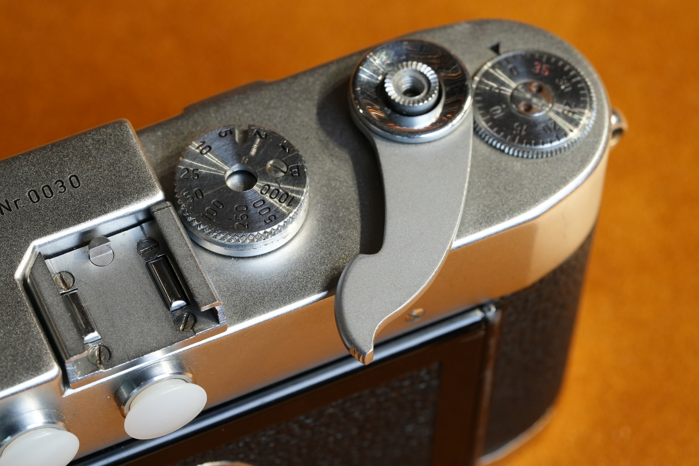 Leica M3プロトタイプの巻き上げレバーを撮影した写真