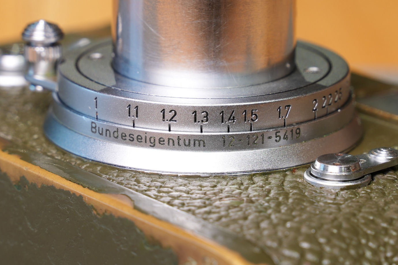 ライカのエルマー5cmマウント部分の刻印を撮影した写真